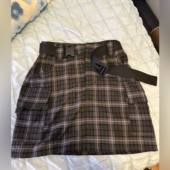 Xs plaid mini skirt with chunky black belt from garage  cute ,classy/trashy! - Picture 7 of 9